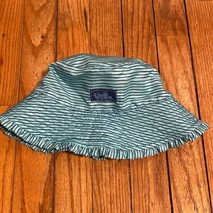 UV Skinz Reversible Colorful Kids Pinapples/Blue Striped Ruffle Beach Bucket Hat